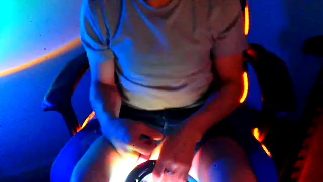 highinhtxx online show from February 22, 2026, 10:03 am