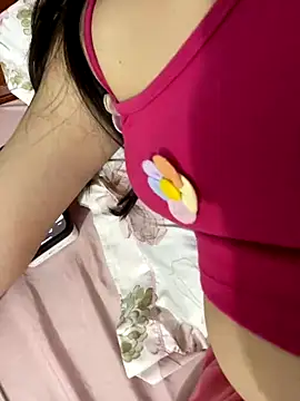 lee ly online show from November 8, 2025, 2:39 pm