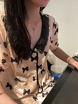 lee ly online show from February 23, 2026, 3:26 am