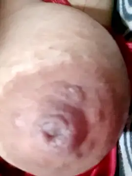 Hotmommax online show from March 12, 2026, 1:28 pm