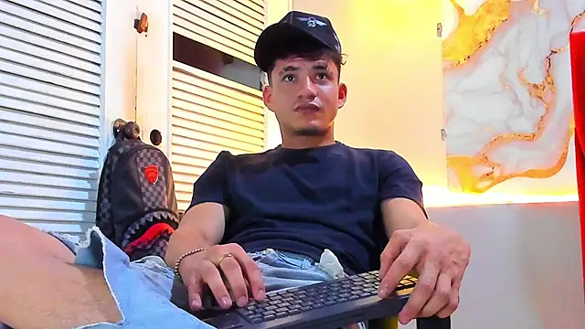 daniscot online show from November 28, 2025, 4:04 am