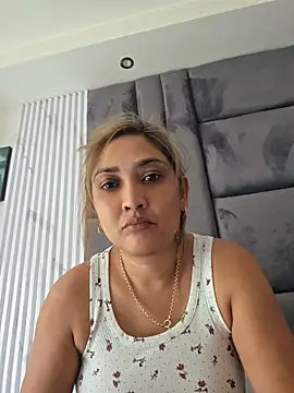 INDIANROMANCE online show from May 8, 2026, 2:22 pm