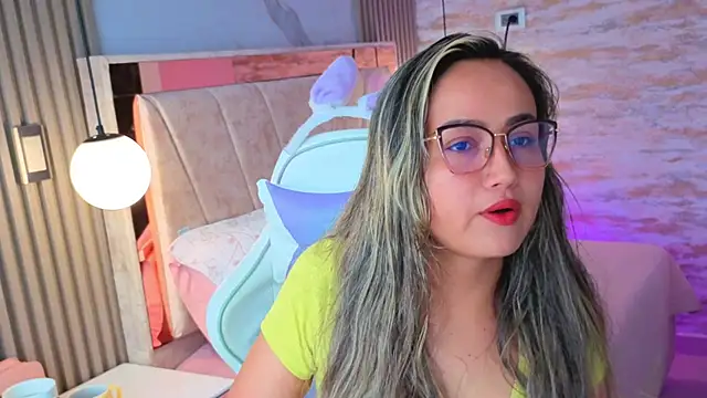 lila cute1 online show from October 25, 2025, 12:23 pm