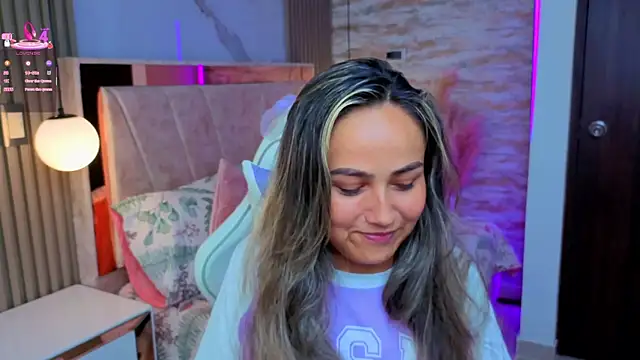 lila cute1 online show from November 16, 2025, 4:01 pm