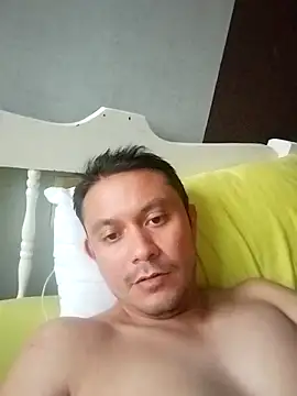 Ricuss9 online show from October 2, 2025, 11:12 pm