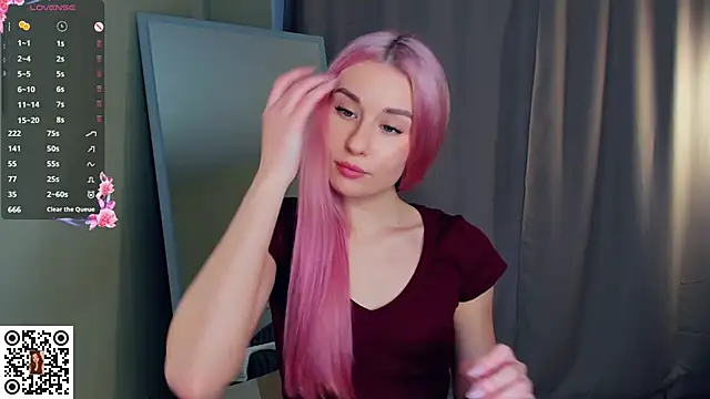 MinaRuzzo online show from December 15, 2025, 6:17 am