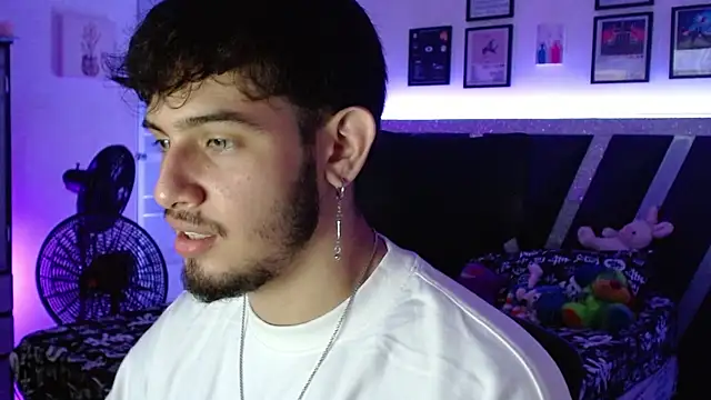 Snapshot of Sebasxxl12 chatting on October 4, 2025, 10:52 pm Sebasxxl12 online show from October 4, 2025, 10:52 pm