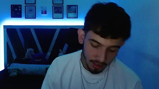 Snapshot of Sebasxxl12 chatting on December 13, 2025, 10:48 pm Sebasxxl12 online show from December 13, 2025, 10:48 pm