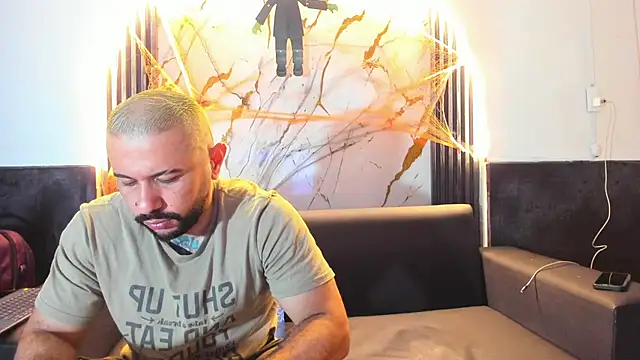 Snapshot of isaac_franko chatting on October 26, 2025, 9:31 pm isaac franko online show from October 26, 2025, 9:31 pm