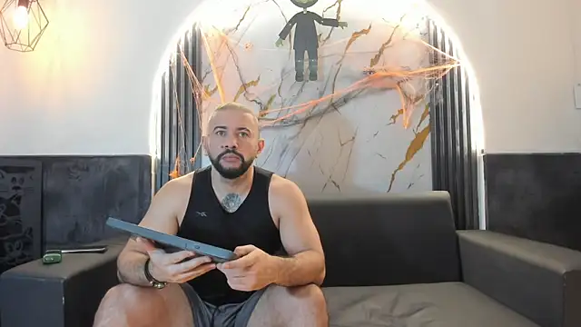 Snapshot of isaac_franko chatting on October 27, 2025, 8:57 pm isaac franko online show from October 27, 2025, 8:57 pm