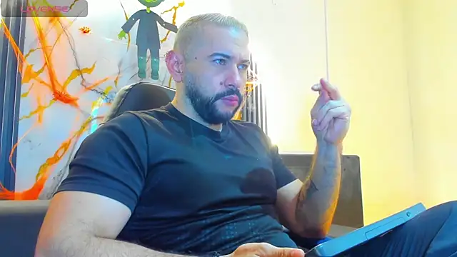 Snapshot of isaac_franko chatting on October 28, 2025, 9:06 pm isaac franko online show from October 28, 2025, 9:06 pm