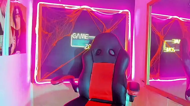 Snapshot of isaac_franko chatting on October 29, 2025, 12:51 pm isaac franko online show from October 29, 2025, 12:51 pm