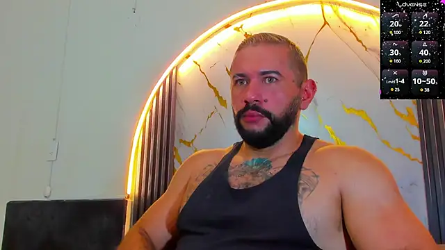 Snapshot of isaac_franko chatting on November 4, 2025, 9:36 pm isaac franko online show from November 4, 2025, 9:36 pm