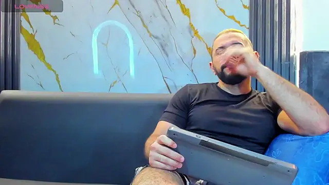 Snapshot of isaac_franko chatting on November 5, 2025, 1:11 pm isaac franko online show from November 5, 2025, 1:11 pm