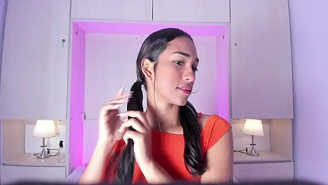 AnahiCollins online show from March 28, 2026, 11:32 am