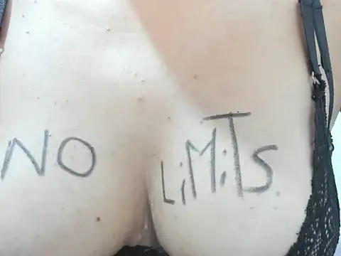 Valentinahot7 online show from December 5, 2025, 2:25 pm