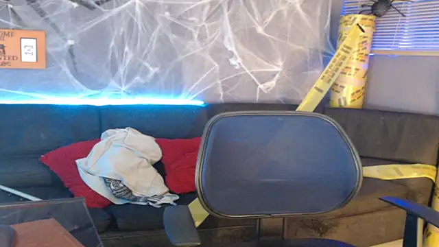 Snapshot of Kuregari_xs chatting on October 25, 2025, 4:42 am Kuregari xs online show from October 25, 2025, 4:42 am