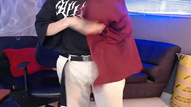 Snapshot of Kuregari_xs chatting on October 31, 2025, 4:46 am Kuregari xs online show from October 31, 2025, 4:46 am