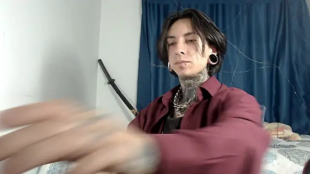 Snapshot of Kuregari_xs chatting on December 16, 2025, 3:22 am Kuregari xs online show from December 16, 2025, 3:22 am