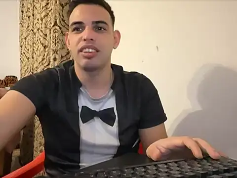Snapshot of _Djonson_ chatting on October 1, 2025, 6:25 pm  Djonson  online show from October 1, 2025, 6:25 pm