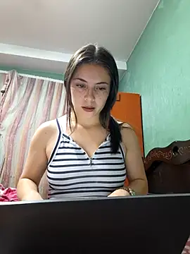 EmmaValencia  online show from November 21, 2025, 4:44 am