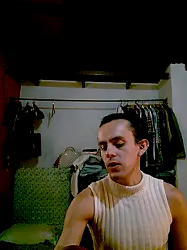 Snapshot of monroedelrey chatting on November 28, 2025, 7:49 pm monroedelrey online show from November 28, 2025, 7:49 pm