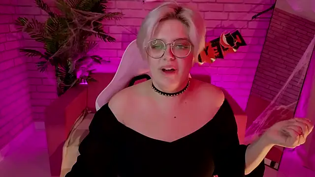 Snapshot of DominiqueSweetie chatting on October 30, 2025, 12:06 pm DominiqueSweetie online show from October 30, 2025, 12:06 pm