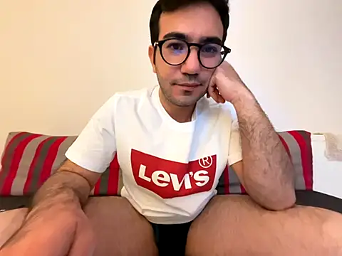 xochipilliii online show from October 15, 2025, 5:57 pm