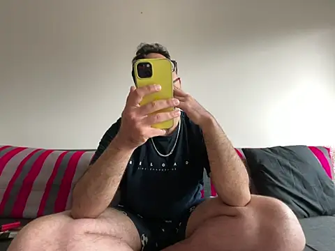 xochipilliii online show from October 19, 2025, 11:44 am