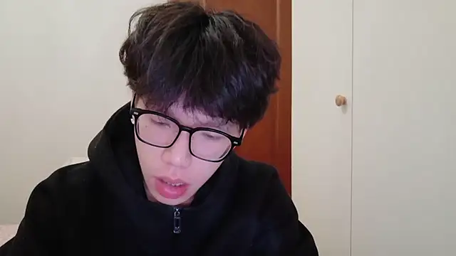 hangzi-0011 online show from November 17, 2025, 11:16 am