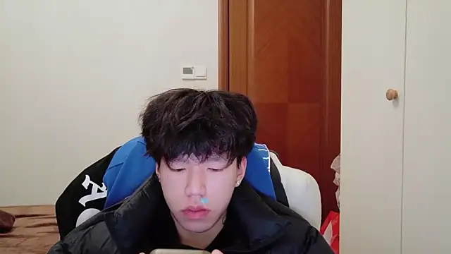 hangzi-0011 online show from November 30, 2025, 10:52 am