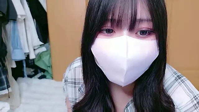 YUKINA 00 online show from July 7, 2026, 11:58 am