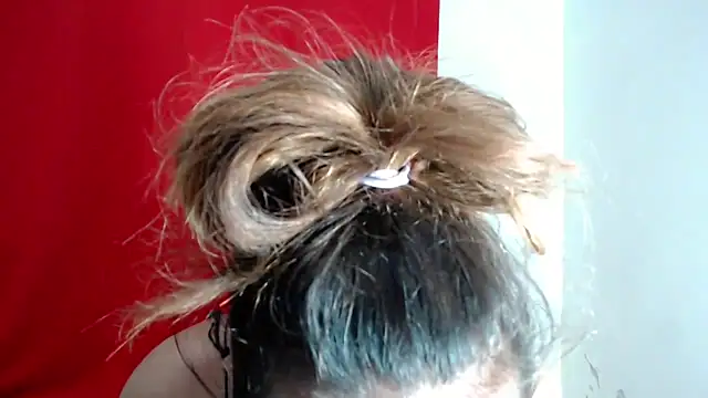 Snapshot of amandareddragon chatting on November 18, 2025, 6:40 am amandareddragon online show from November 18, 2025, 6:40 am