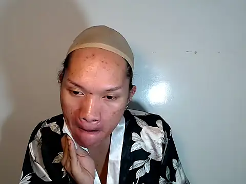 Snapshot of amandareddragon chatting on November 19, 2025, 6:13 am amandareddragon online show from November 19, 2025, 6:13 am