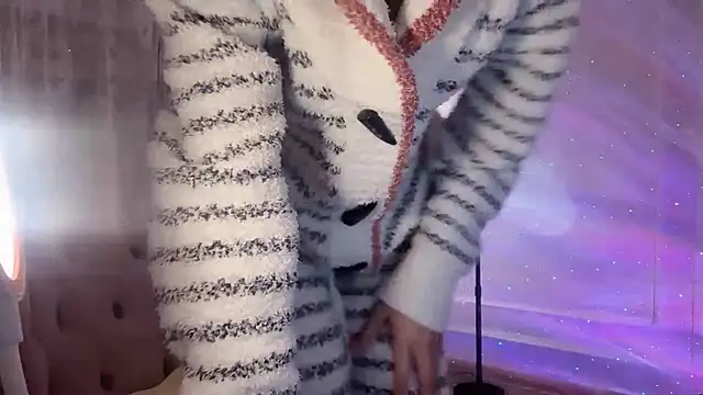 Snapshot of Titi-175 chatting on November 30, 2025, 11:14 am Titi-175 online show from November 30, 2025, 11:14 am