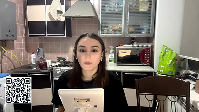 Snapshot of JaneFosterxx chatting on November 16, 2025, 5:29 pm JaneFosterxx online show from November 16, 2025, 5:29 pm