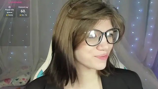 Snapshot of CathyAdams chatting on December 5, 2025, 5:05 am CathyAdams online show from December 5, 2025, 5:05 am