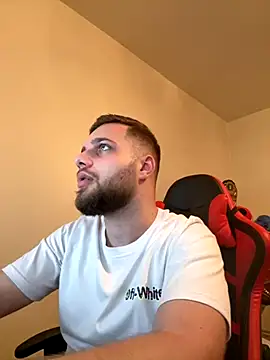 Snapshot of KingAdonisss chatting on November 3, 2025, 12:17 pm KingAdonisss online show from November 3, 2025, 12:17 pm