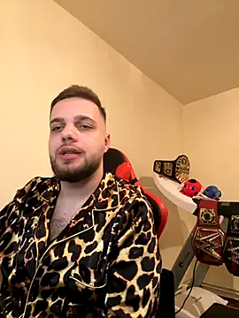 Snapshot of KingAdonisss chatting on November 5, 2025, 6:52 pm KingAdonisss online show from November 5, 2025, 6:52 pm