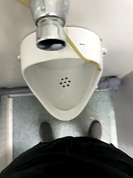 Snapshot of KingAdonisss chatting on November 13, 2025, 6:18 pm KingAdonisss online show from November 13, 2025, 6:18 pm