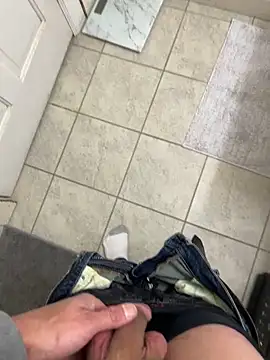 littleguybigdick1564 online show from November 22, 2025, 11:37 pm