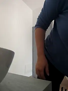 sexyguenda online show from March 22, 2026, 9:56 am