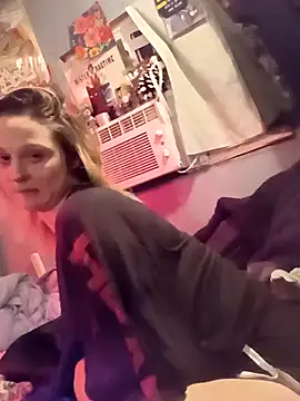 Queen2454 online show from February 18, 2026, 10:00 am