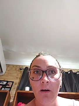 Snapshot of Sinful_Kait_XX chatting on November 5, 2025, 5:07 am Sinful Kait XX online show from November 5, 2025, 5:07 am