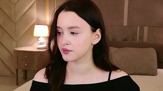 Snapshot of EvaSwen chatting on June 15, 2026, 11:01 am EvaSwen online show from June 15, 2026, 11:01 am