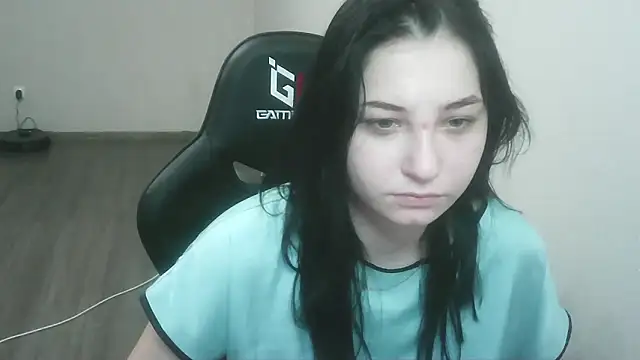 meow woem online show from October 31, 2025, 1:01 pm