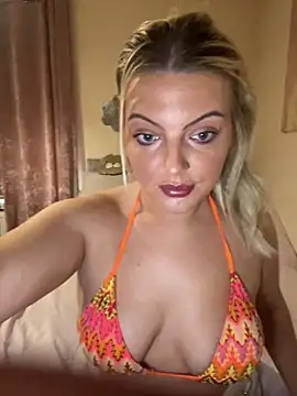 Diamondxoxx online show from October 10, 2025, 1:21 pm