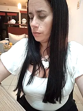 Amarteverdaderamente online show from December 3, 2025, 3:58 am