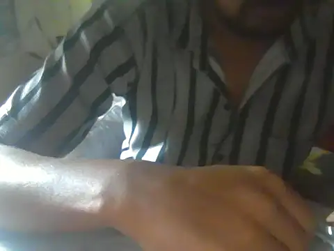 Hhhggghrrr3219 online show from November 18, 2025, 4:28 am