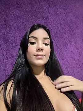 Snapshot of Alinebblinda chatting on March 1, 2026, 9:28 pm Alinebblinda online show from March 1, 2026, 9:28 pm